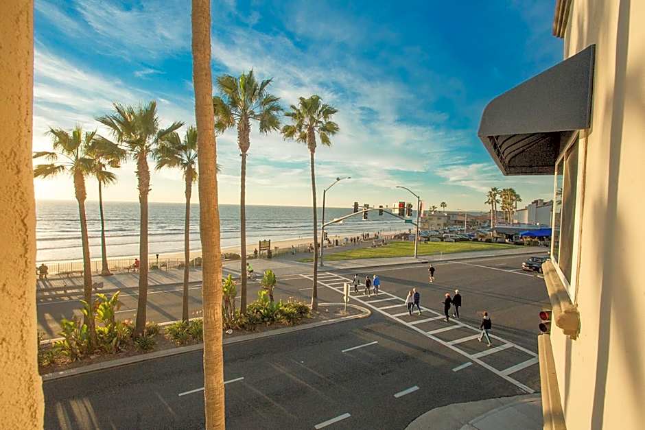 Tamarack Beach Hotel