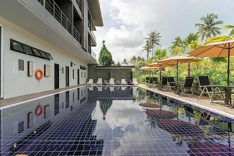 Roxy Sematan Villa & Townhouse