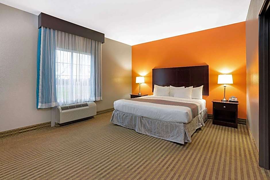 La Quinta Inn & Suites by Wyndham Bush Intercontinental Airport East