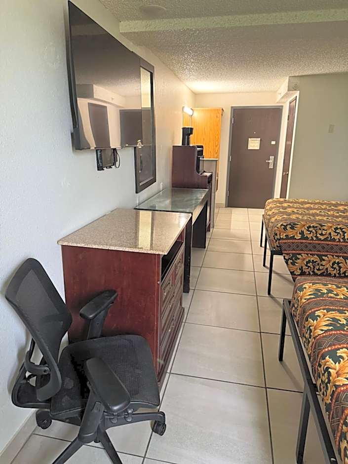 Nampa Inn & Suites