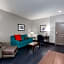 Holiday Inn Express & Suites Eureka By IHG