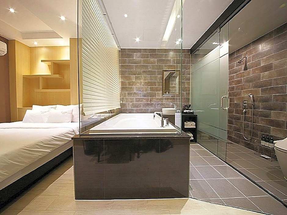 Almond Hotel Busan Station