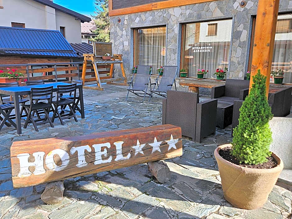 Hotel Holiday Debili