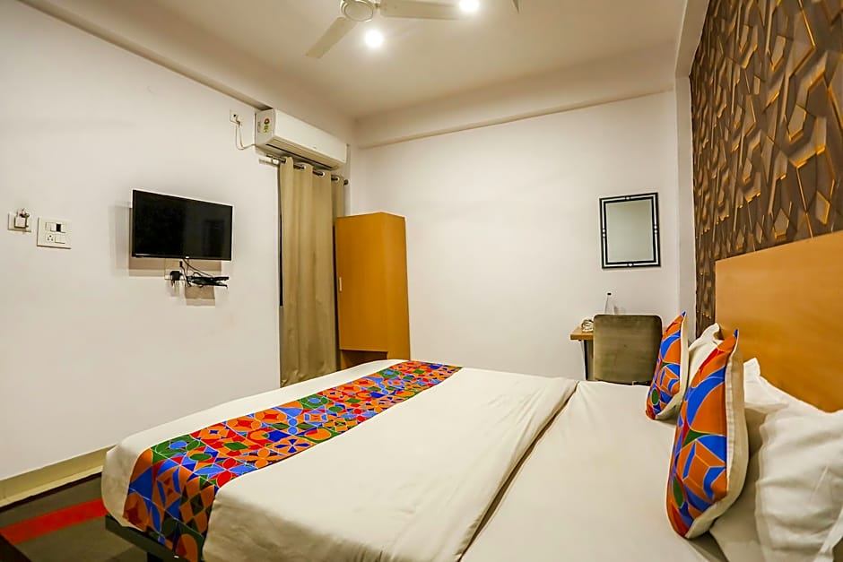 FabHotel Pranjul Inn