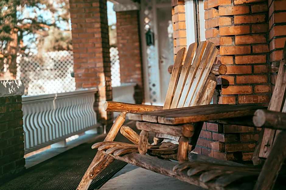 Goldsmith's River Front Inn