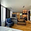 Venue C - Luxurious & Spacious - Mansion - Elevator - Patio