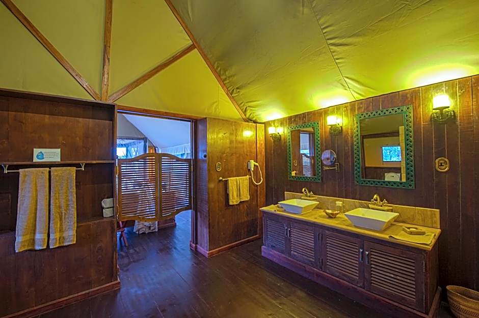 Lake Ndutu Luxury Tented Lodge