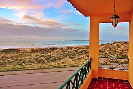 Supertubos Beach Hostel