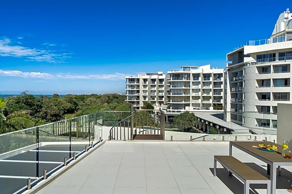 Absolute Beachfront Marcoola - Private Pool - Private Spa Bath - Games