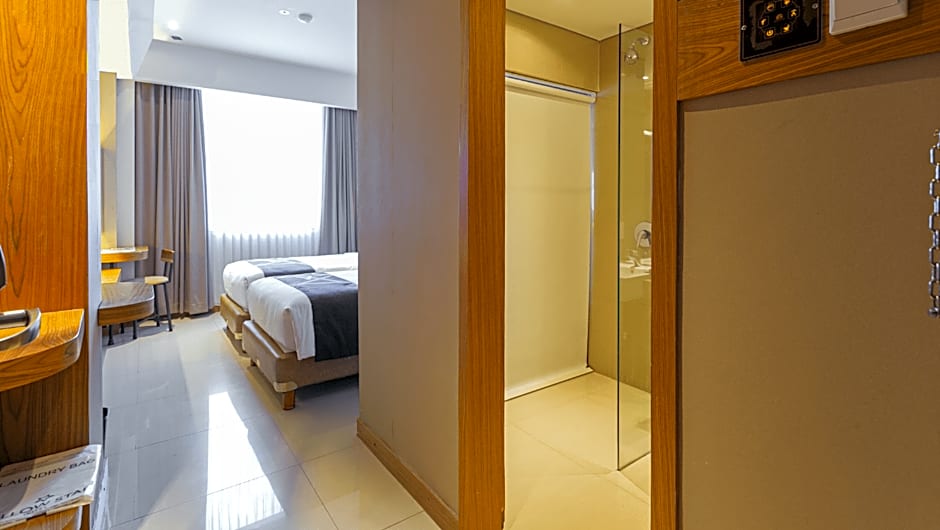Yellow Star Ambarukmo Hotel