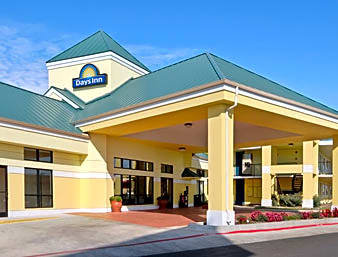 Days Inn by Wyndham Central San Antonio NW Medical Center