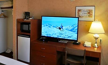 Deluxe Two-Bedroom Suite