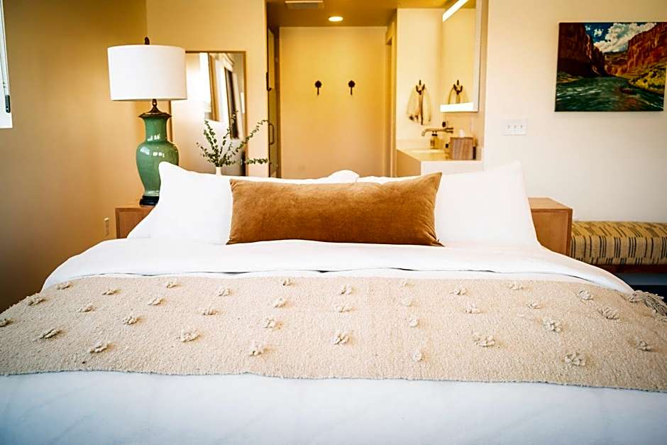 Shorehouse Hotel