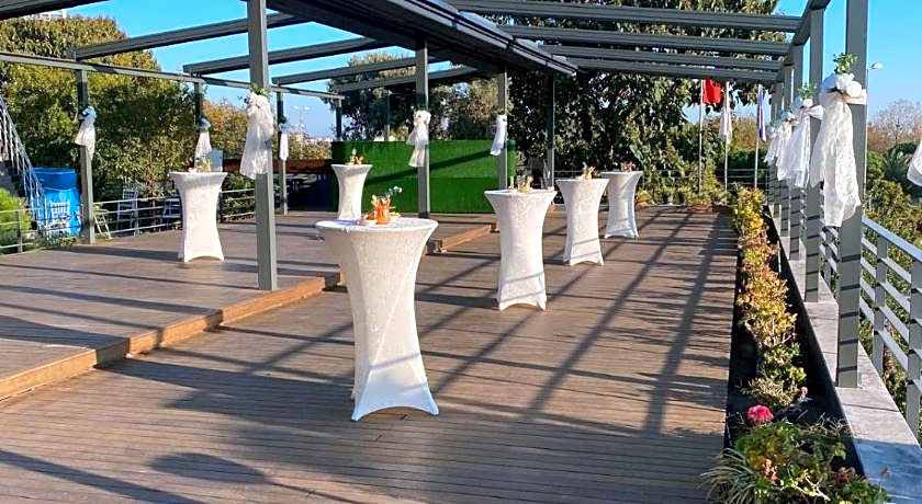 Denizatı Plus Hotel