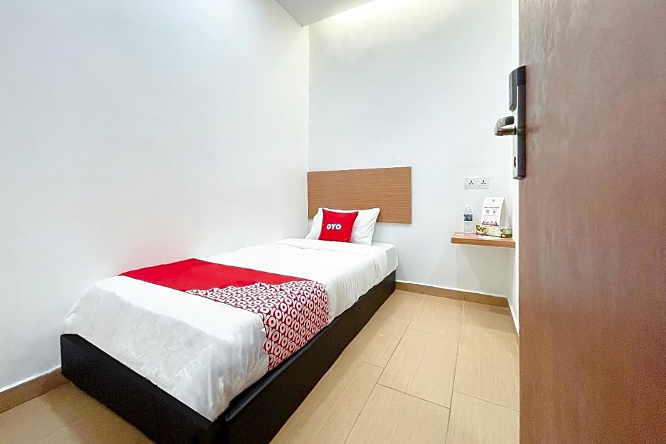 Photo 1 of 4 of Deluxe Single Room