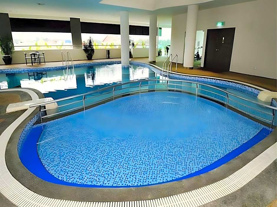 Grand Riverview Hotel