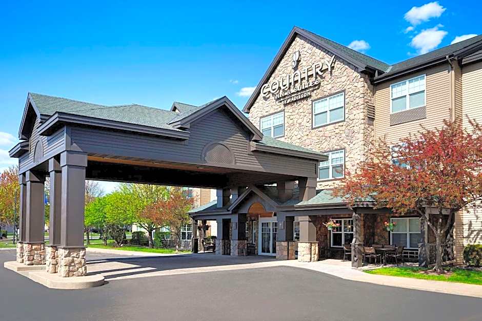 Country Inn & Suites by Radisson Albertville near Outlet Mall