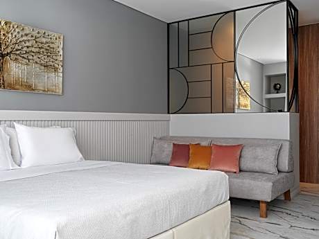 Deluxe Suite with Balcony