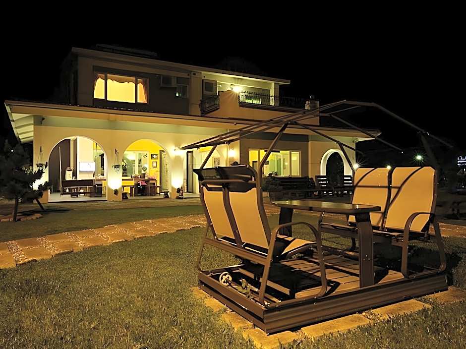 Jen Ti Rainbow House