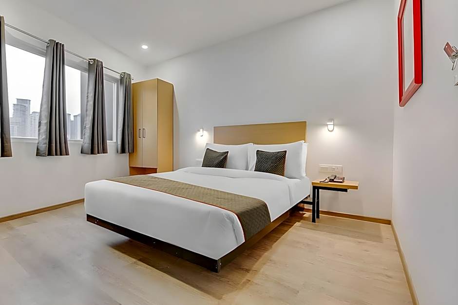 Townhouse Sector 49 Near Logix city centre