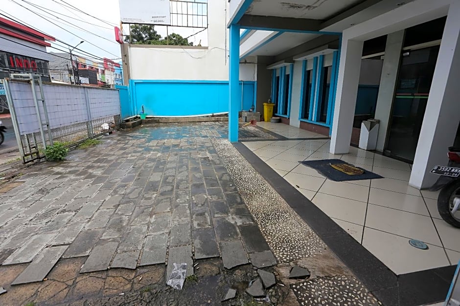 OYO 92470 Hotel Sahabat 2