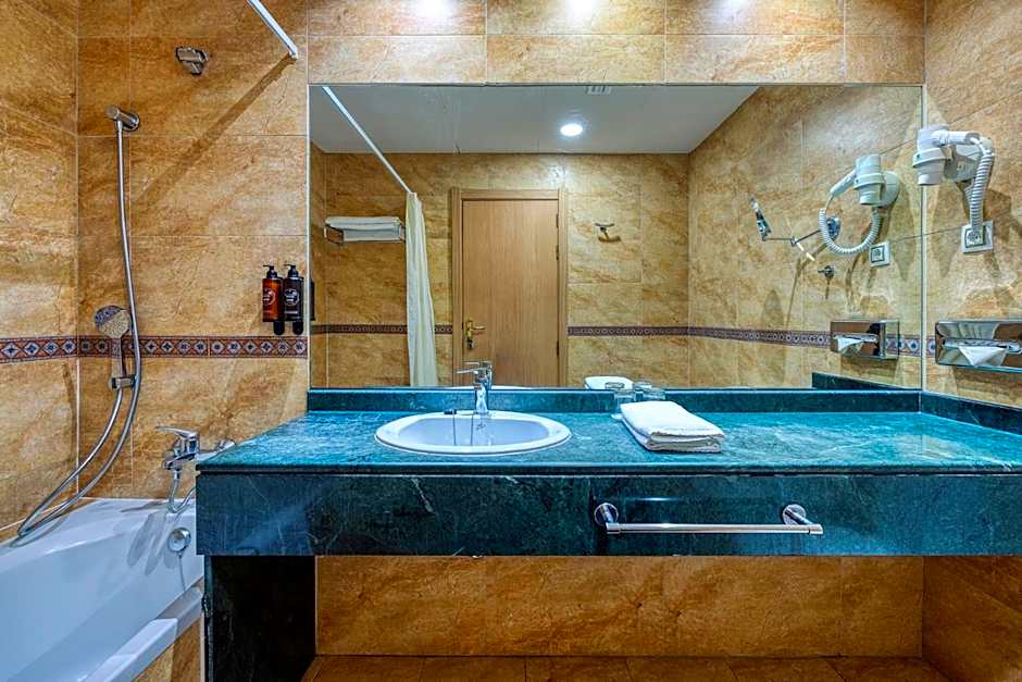 Senator Cadiz Spa Hotel