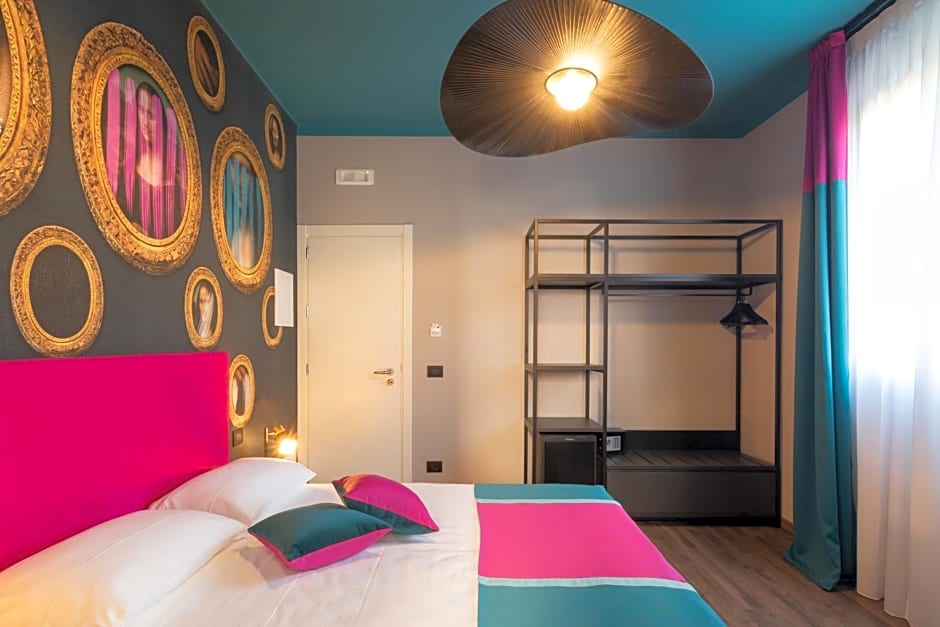The Time -Home & Hotel-