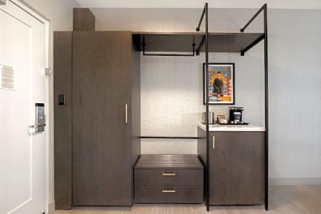 1 King Hearing Accessible