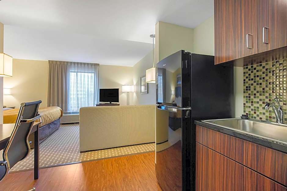 MainStay Suites St. Louis Airport