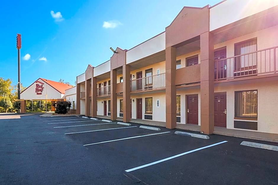 Red Roof Inn Clarksville