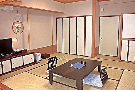 Japanese-Style Quadruple Room