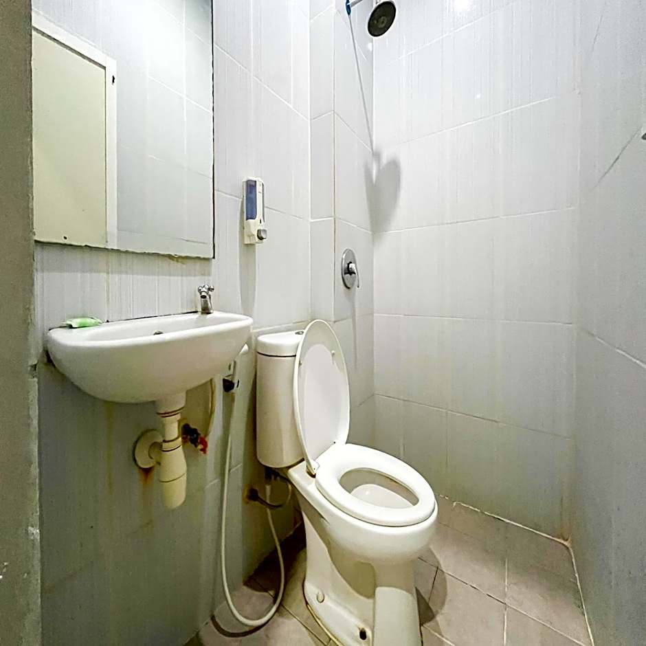 RedDoorz at Lucky Inn Panakukkang Makassar