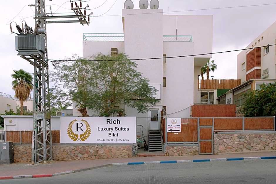 Rich Luxury Suites - Renovated