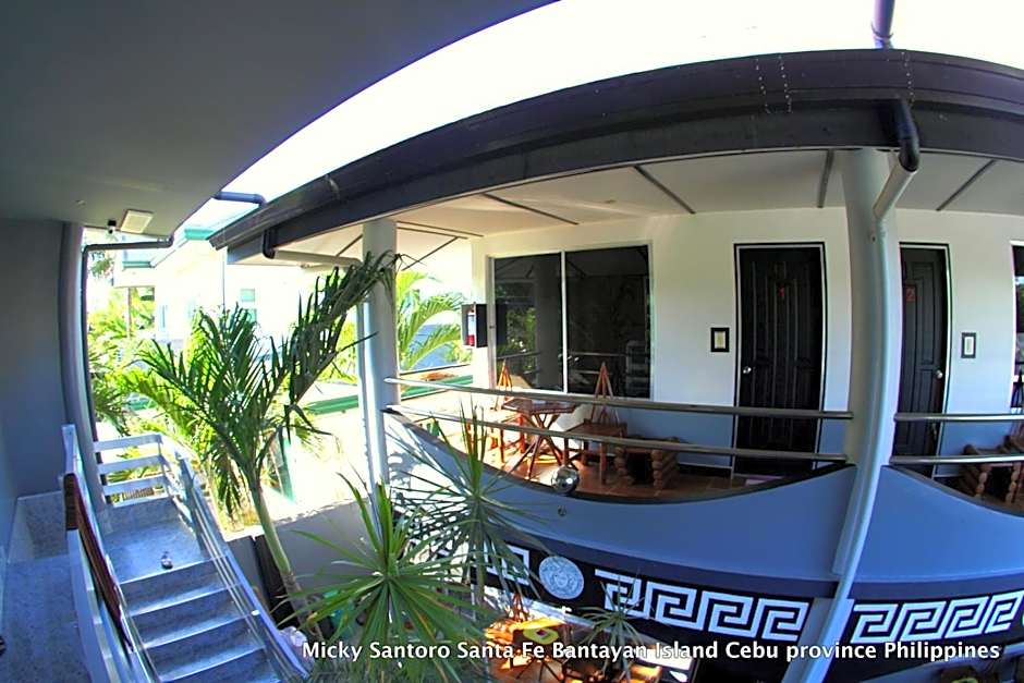 Micky Santoro Hotel & Restaurant