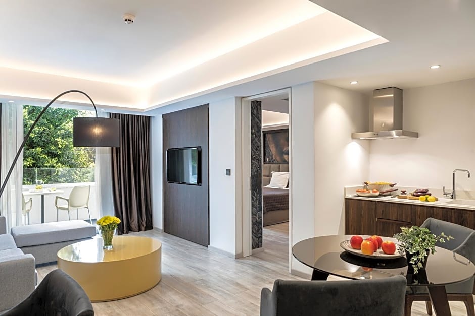 Almond Business Hotel