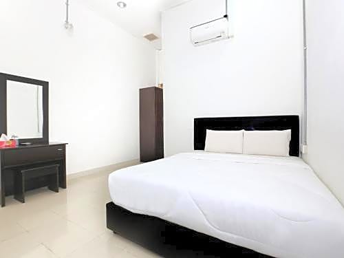 SPOT ON 89778 Aisy Hotel