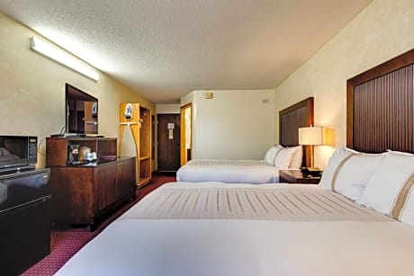 Standard Queen Room with Two Queen Beds