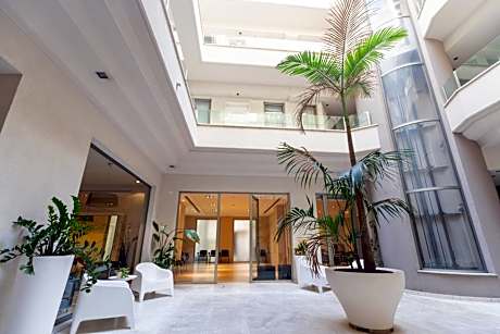 Home 15 Residence Hotel