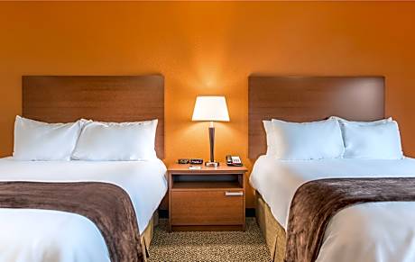 2 Queen Beds Hearing Impaired