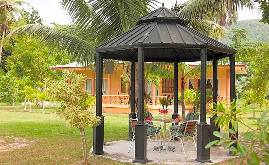 Villas des Alizes beachfront suites and garden villas