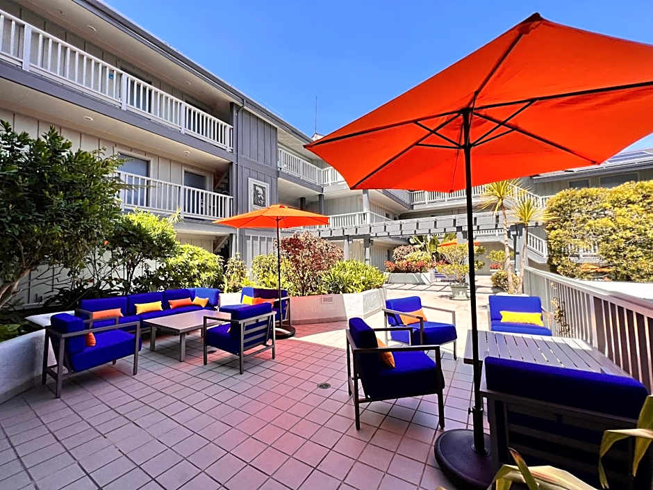 Holiday Inn Express Monterey - Cannery Row By IHG