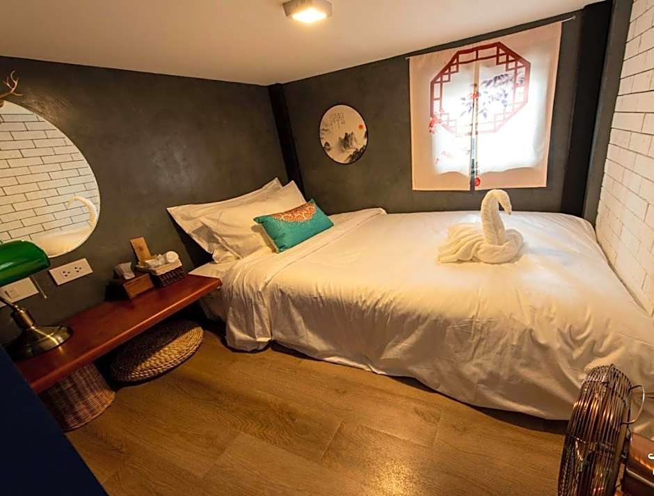 Lynlan Hostel & Cafe