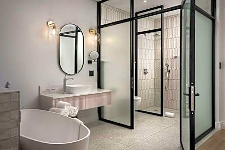 Executive Suite, 1 King