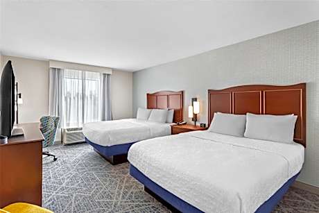 Queen Room with Two Queen Beds (4 Adults)