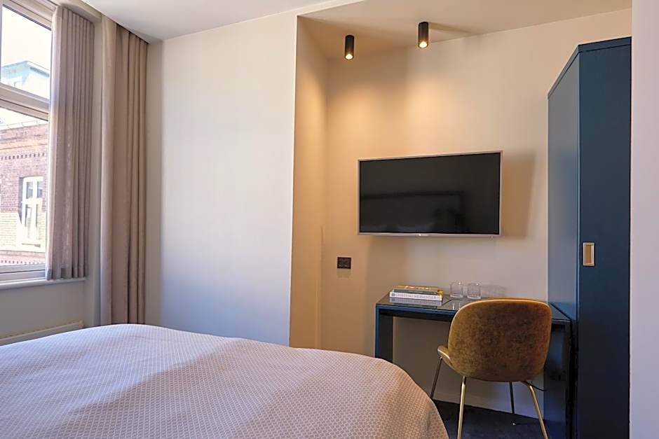 Ascot Hotel