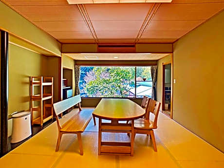 Japanese-Style Room