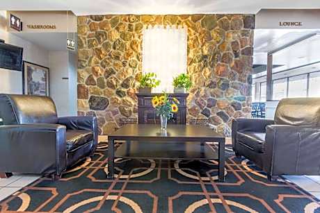 Econo Lodge Sudbury