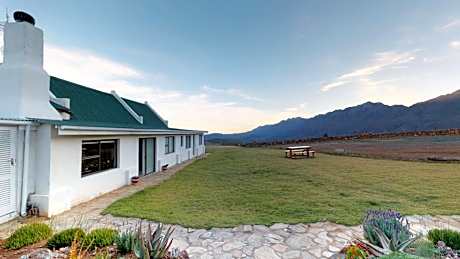 Swartberg Pass Cottages - Kobus Se Gat