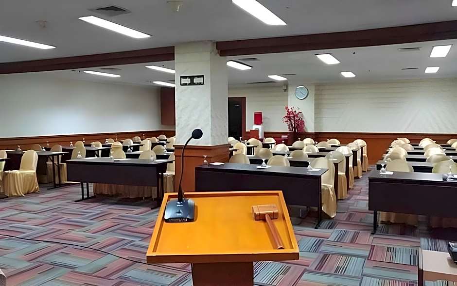 Abadi Hotel Convention Center