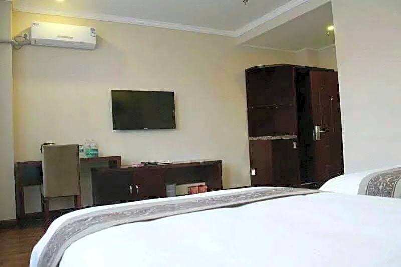 GreenTree Inn Liaoyuan Zhongkang Street Longjihuadian Business Hotel